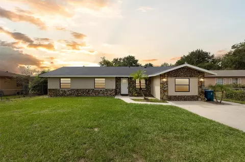 506 Greenbrough Dr, Lake Wales, FL 33853