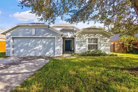 2462 Farringdon Dr, Tavares, FL 32778