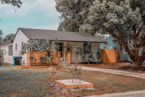 3244 Xenia St N, Saint Petersburg, FL 33713
