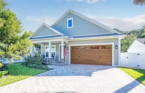 810 Hackett Ct, Mount Dora, FL 32757