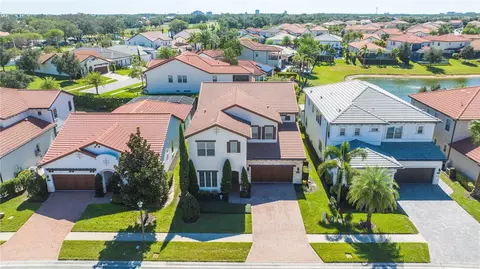 10349 Royal Cypress Way, Orlando, FL 32836