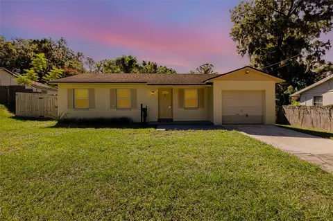 816 E Orange St, Apopka, FL 32703