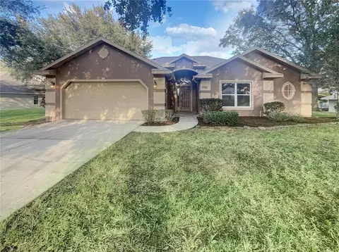 9402 Meadow Crest Ln, Clermont, FL 34711