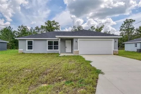 32 Malauka Ln, Ocklawaha, FL 32179