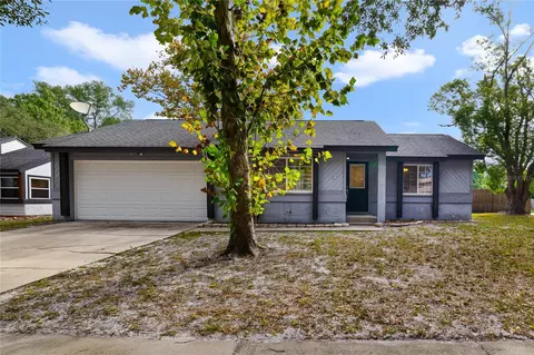 2852 Charmont Dr, Apopka, FL 32703