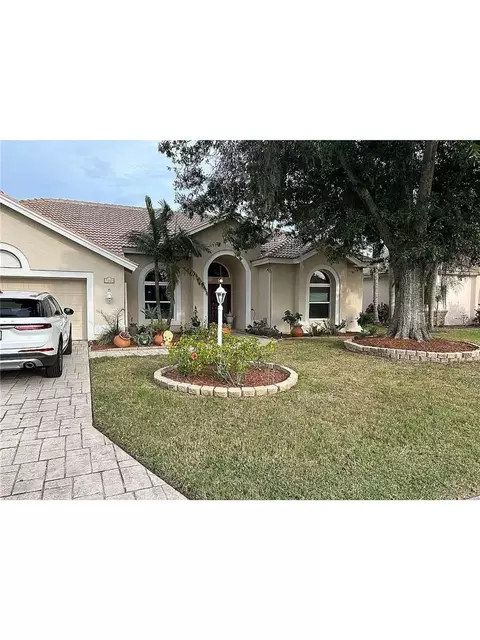7161 42nd Ct E, Sarasota, FL 34243