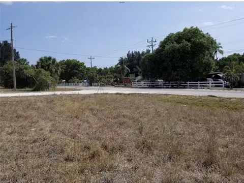 7474 Kreamers Dr, Bokeelia, FL 33922