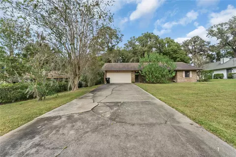 795 Briarwood Ct, Orange City, FL 32763