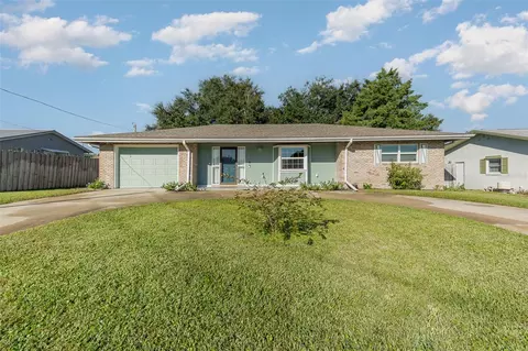 2435 Pine Tree Circle Dr, Orange City, FL 32763
