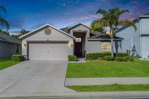 2244 Grantham Ave, Davenport, FL 33837