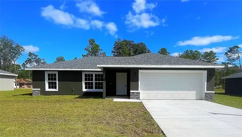385 Fisher Rd, Ocklawaha, FL 32179