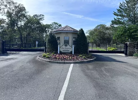 8701 NW 21st St, Wildwood, FL 34785
