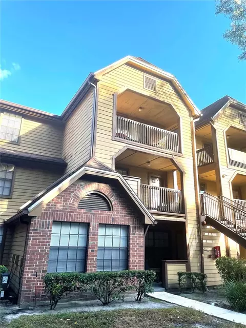 415 Lakepointe Dr #202, Altamonte Springs, FL 32701