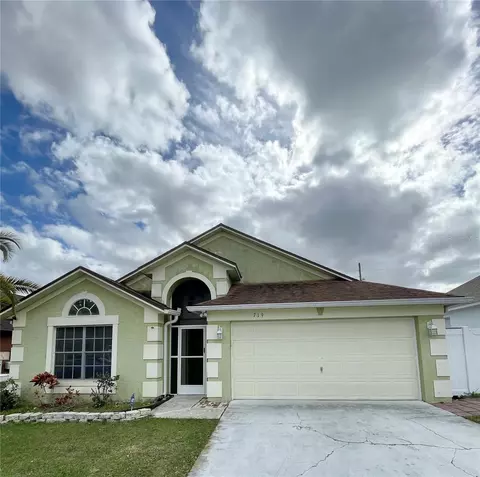 719 Lake Davenport Blvd, Davenport, FL 33837