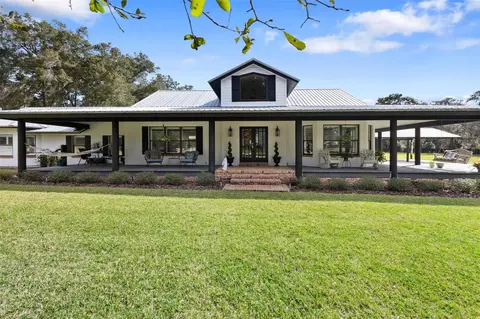 295 S Hart Rd, Geneva, FL 32732
