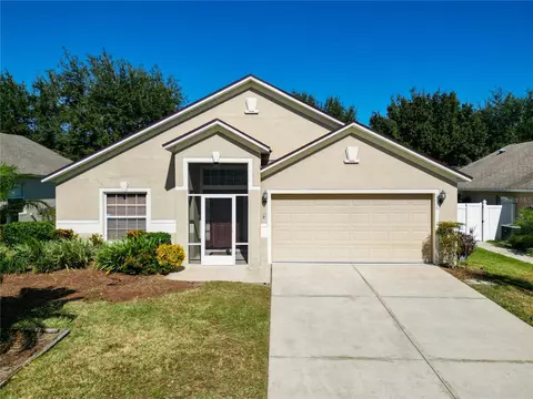2236 Merry Rd, Tavares, FL 32778