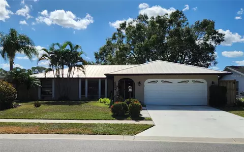 6368 Tarawa Dr, Sarasota, FL 34241