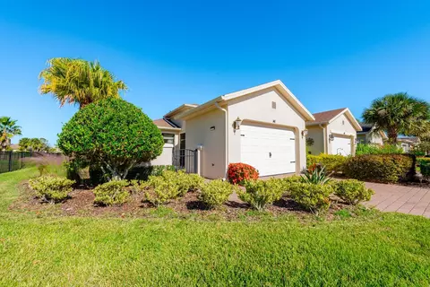 141 Casavista Dr, Poinciana, FL 34759