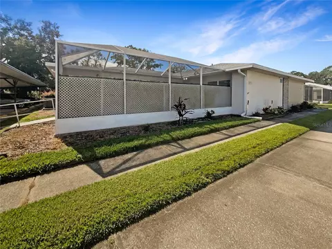 2973 Poplar Ave, Leesburg, FL 34748