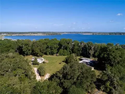 17801 SE 52nd St, Ocklawaha, FL 32179