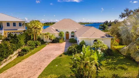 59 Cunningham Dr, New Smyrna Beach, FL 32168