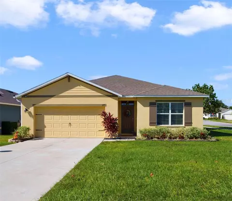 377 Summershore Dr, Auburndale, FL 33823