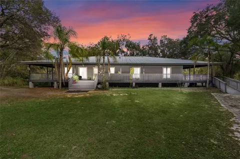 4910 Valley Oak St, Weirsdale, FL 32195