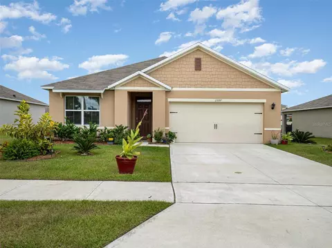 2597 Grand Central Ave, Tavares, FL 32778