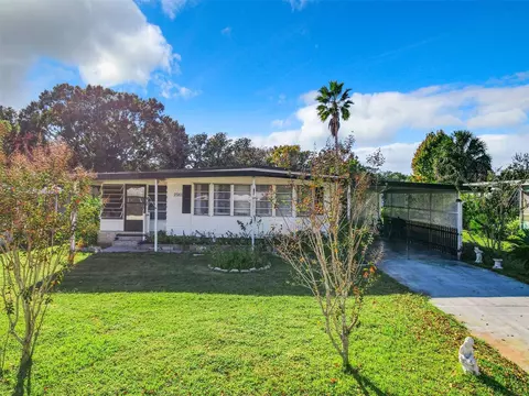 2561 Brookside Cir, Mount Dora, FL 32757