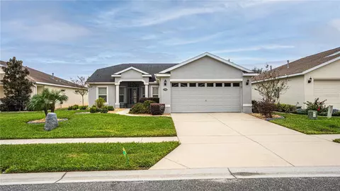 27107 Roanoke Dr, Leesburg, FL 34748