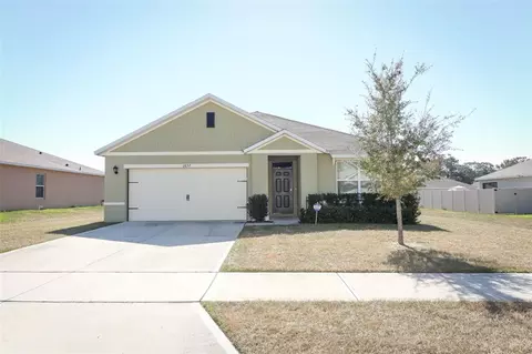 2657 Grand Central Ave, Tavares, FL 32778