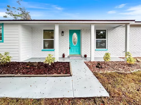 1211 W Camellia Dr, Brandon, FL 33510