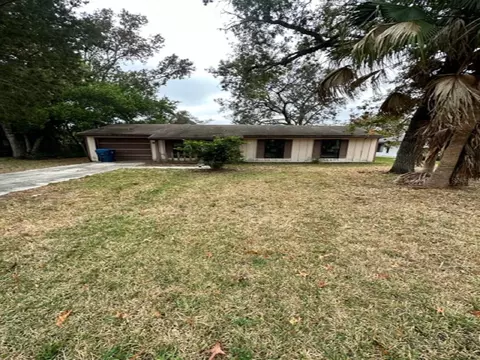 9288 Geneva St, Spring Hill, FL 34608