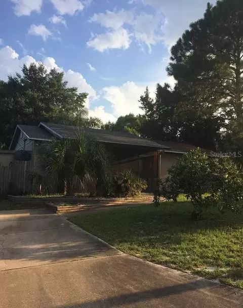 222 Loch Low Dr, Sanford, FL 32773
