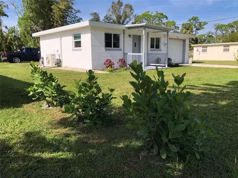840 Pine St, Englewood, FL 34223