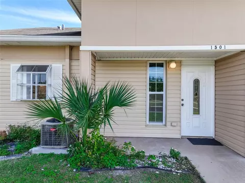 1501 Club Cir, Lakeshore, FL 33854