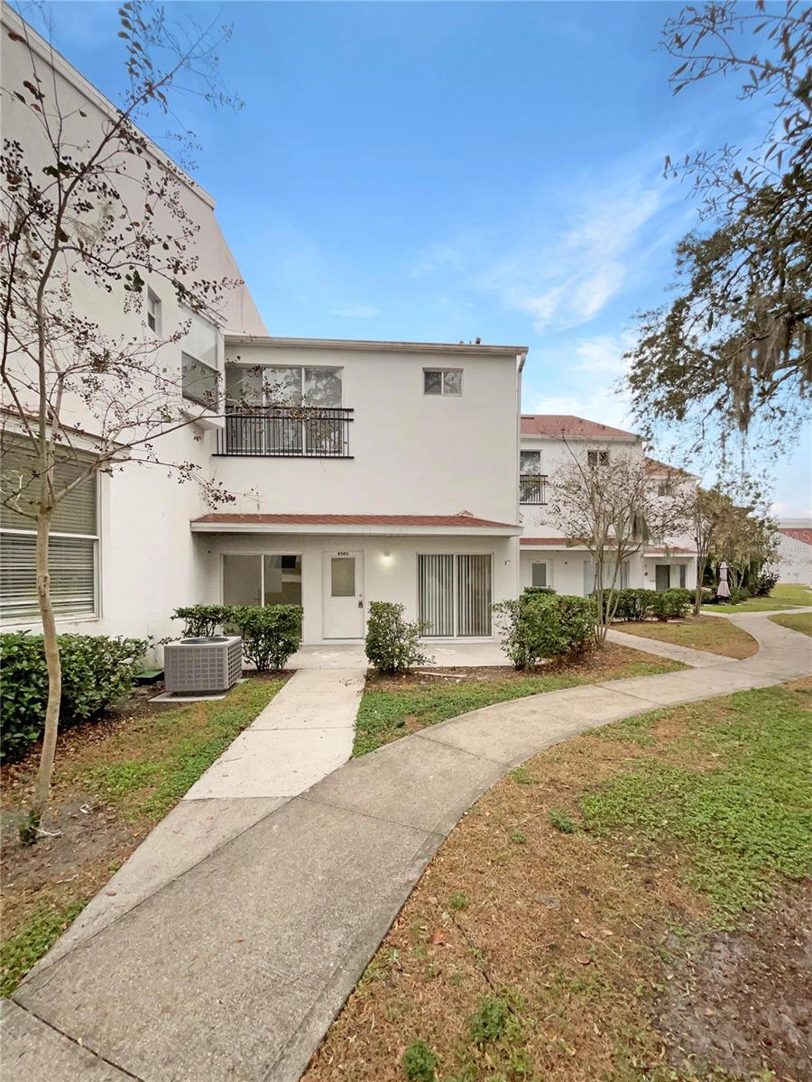 9509 Citrus Glen Pl Unit 11  