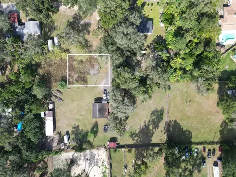 S Oak Street, Seffner, FL 33584