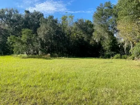 390 S Volusia Ave, Lake Helen, FL 32744