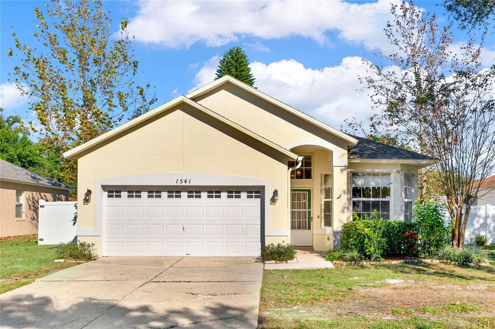 1541 Mountclair Ct, Mount Dora, FL 32757 photo 1