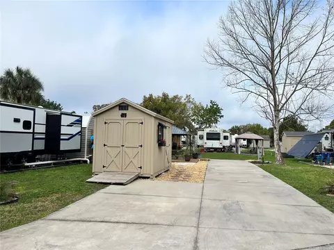 2844 NE 104th Ter, Silver Springs, FL 34488