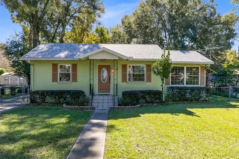 377 W New York Ave, Lake Helen, FL 32744