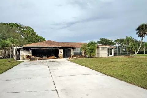 1660 Mackintosh Blvd, Nokomis, FL 34275