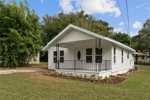 17 W Morningview Dr, Eustis, FL 32726