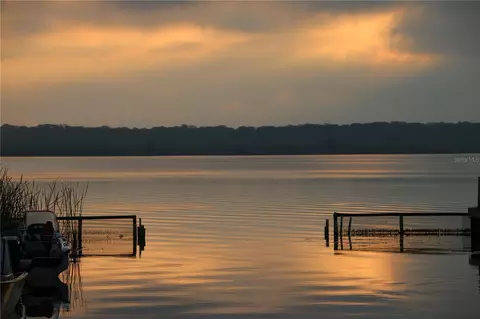 934 Cr 461, Lake Panasoffkee, FL 33538