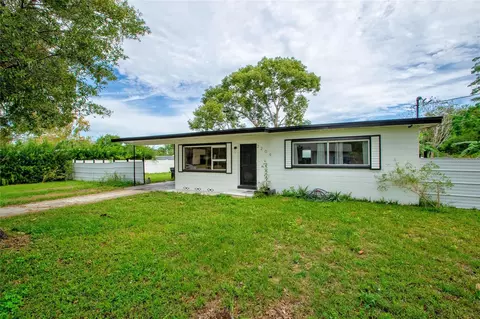 2209 Murdock Blvd, Orlando, FL 32817