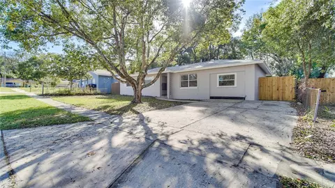 24 E Hammon Dr, Apopka, FL 32703