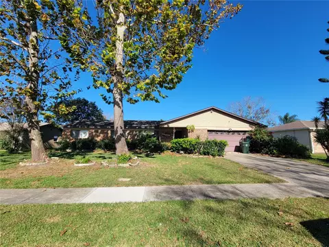 155 Westwood Dr, Daytona Beach, FL 32119