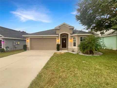 1016 Longville Cir, Tavares, FL 32778