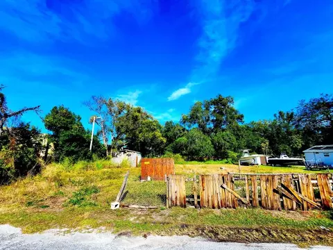 702 Lexington Blvd, Tampa, FL 33612